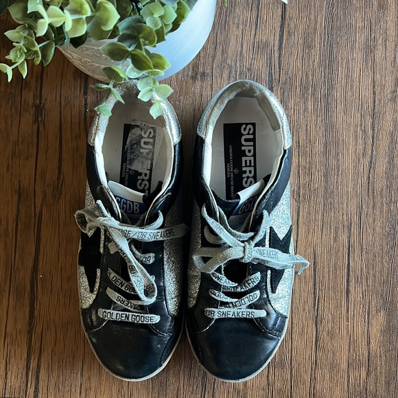 Golden Goose Deluxe Brand Venezia Low Cut Sneakers - Picture 7 of 16